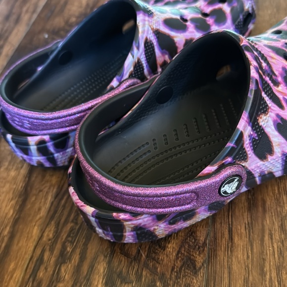 CROCS Purple and Black leopard, size J6 - Picture 5 of 9